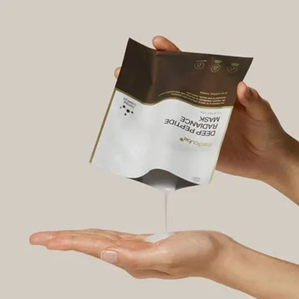 MEDICUBE Deep Peptide Radiance Mask