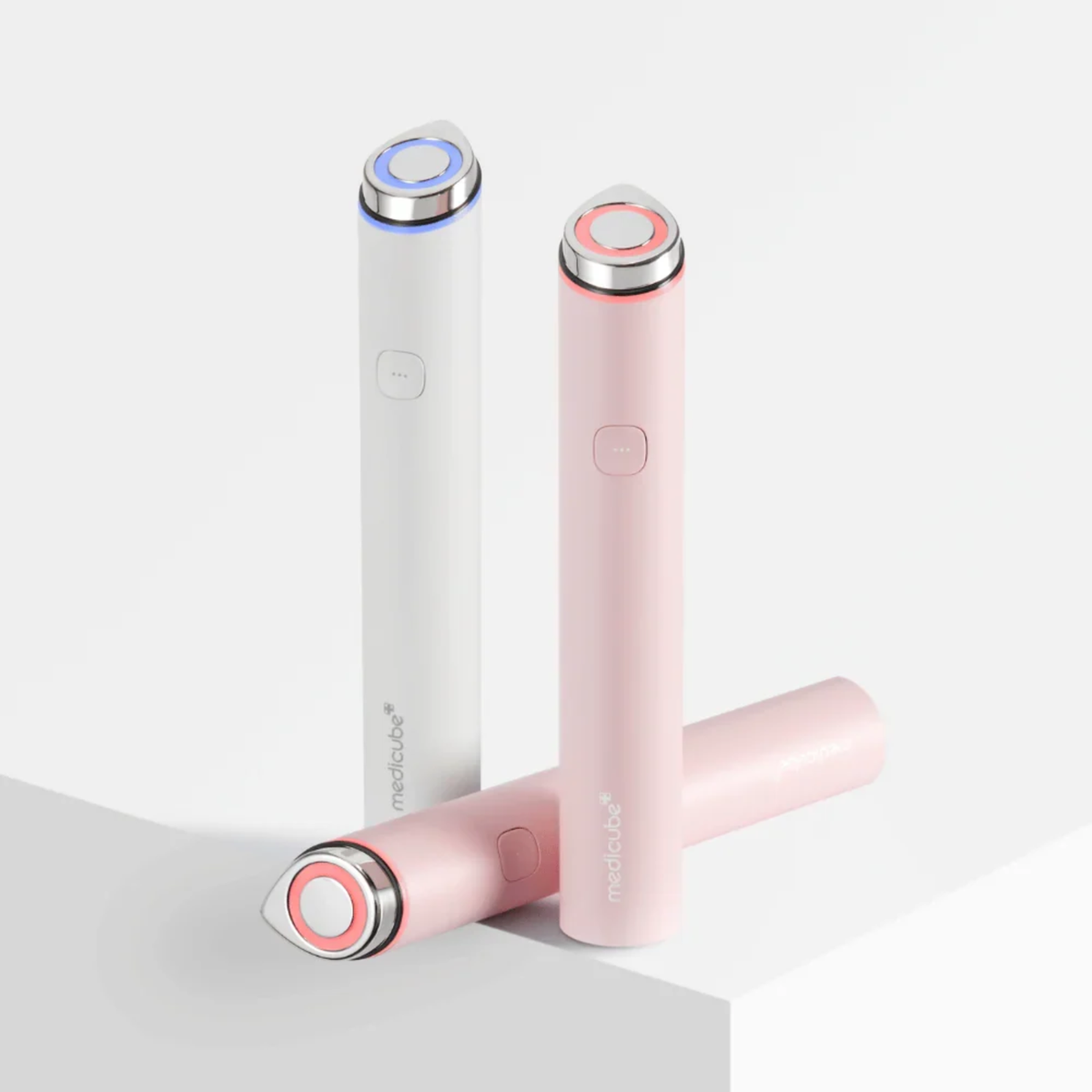 MEDICUBE AGE-R Booster Pro Mini White